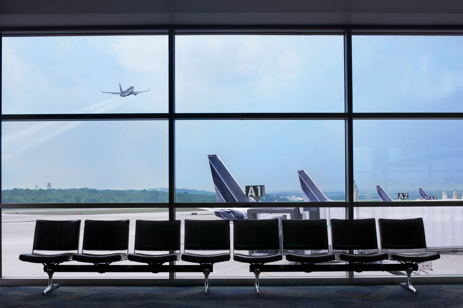 What Is Skiplagging? What to Find out about the Controversial Flight Hack